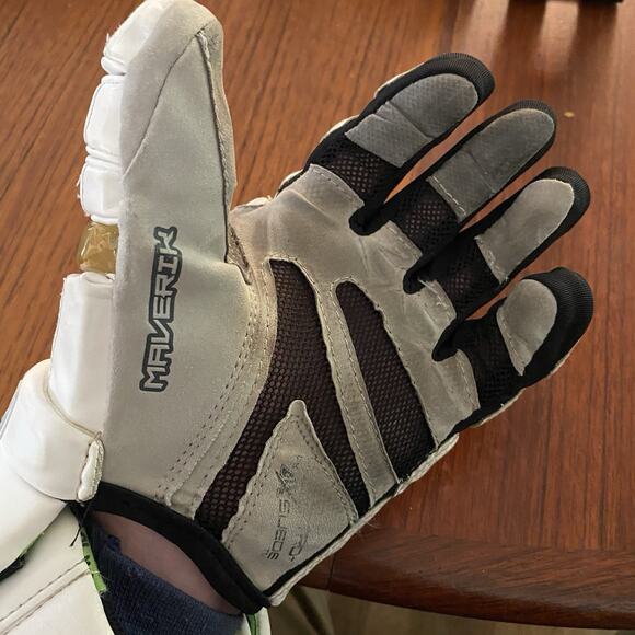 Maverick M4 375 Large 13” Lacrosse Gloves White - Picture 10 of 11